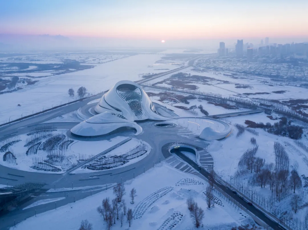 马岩松山水城市图片