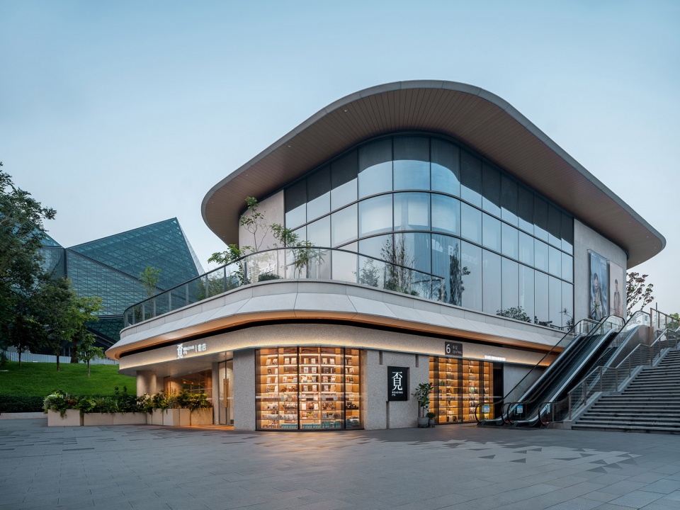 覔书店深圳大运天地店，自然叙事与文化容器的诗意融合
